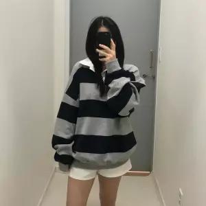 [옷자락] 여자 단가라 카라 오버핏 스트라이프 맨투맨 긴팔 티셔츠