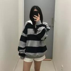 [옷자락]여자 단가라 카라 오버핏 스트라이프 맨투맨 긴팔 티셔츠