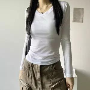 [하프클럽/옷자락]여자 등트임 슬림핏 브이넥 롱슬리브 시스루 티셔츠