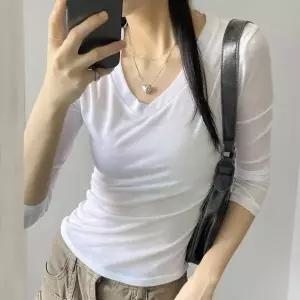 [하프클럽/옷자락]여성 슬림핏 브이넥 롱슬리브 시스루 티셔츠