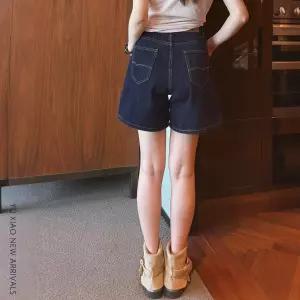 네이비 데님 반바지 여자 여름 얇은 키 작은 뚱뚱 mm 날씬해 보이는 배형 몸매 큰 a자 핫팬츠