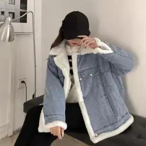 안감 퍼 데님 자켓 양면으로 사용 가능한 스타일 WFFSTBX