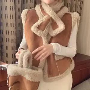 에르디테 / 3SET 양털 스웨이드 무스탕 조끼+쁘띠 목도리+토트