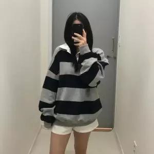 /옷자락 여자 단가라 카라 오버핏 긴팔 티셔츠