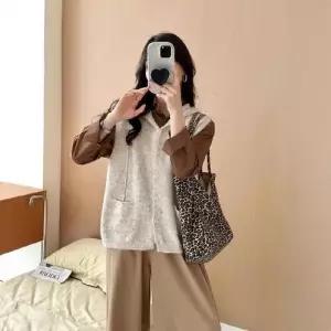 엘럽 여친 니트 캐주얼 포켓 후드 조끼 소프트 솔리드 나시 민소매 크롭 박템1
