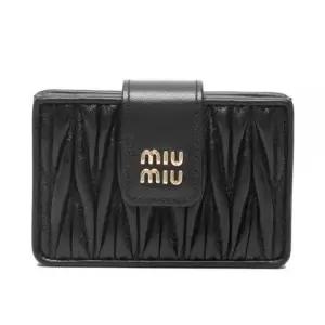 미우미우 MUST IT_MIU 26SS 마테라쎄 나파 가죽 카드 지갑 5MC280 AFPP F0002)