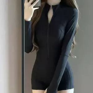 [잇백잇슈] 집업블랙래쉬가드 캡내장 자외선차단 실용 (49972154)