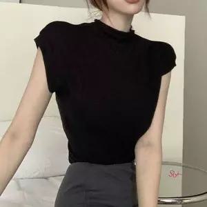 하프넥 크롭 시크한 티 스타일 도시적 반팔 스타일티ghi792