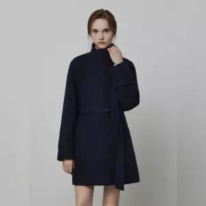 [백화점 정품] 잇미샤 하이넥 벨티드 하프 울 코트 ITPBWHC730