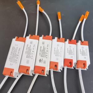 300mA 600mA 900mA Led 전구 1W 3W 4W 7W 8W 12W 24W 36W LED 드라이버 변압기 전원 공급 장치 어댑터
