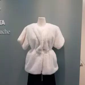 [수스]라운드인조밍크 자켓 Y236NFUA32 /블랙, 아이보리_YS