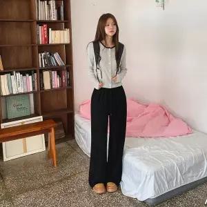 [하프클럽/]여성용 스트라이프 레이온 세미크롭 가디건