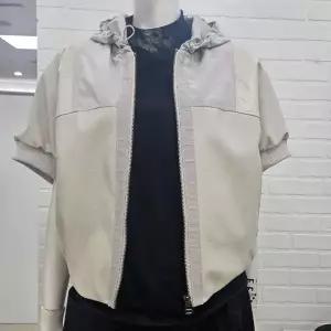 [하프클럽/] DP01 후드레더시보리조끼 GWVE3002