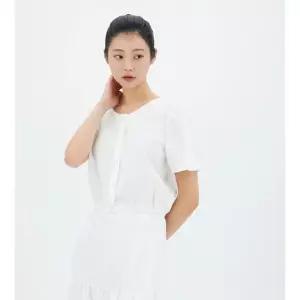 [갤러리아] LAP (SET-상의)라운드 버튼 퍼프 소매블라우스 AR2WB580