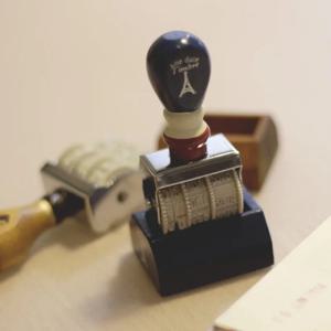 1개 레트로 날짜 도장 핸드 어카운트 특별한 자카 스타일 모조 우표 효과 나무 도장 롤러 도장 연월일 도장