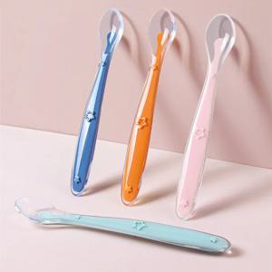 2 Pcs 아기 실리콘 숟가락 학습 숟가락 세트 별 식기 어린이 부드러운 실리콘 먹이 숟가락 훈련 아기 다시 태어난 실리콘