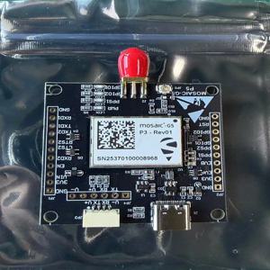 UAV 로봇 포지셔닝을 위한 USB 및 JST 인터페이스가 있는 모자이크-G5 RTK GNSS 모듈 수신기 보드