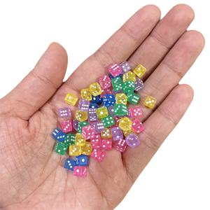 6 색 100Pcs 5mm 투명 투명 미니 D6 아크릴 직각 포인트 주사위 큐브 보드 게임 액세서리