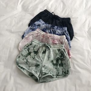 여성용 타이다이 루즈핏 얇은 홈 반바지 여름 요가 바지 A라인 와이드 레그 팬츠 캐주얼 다용도 편안한 스포츠 반바지