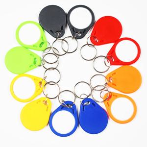 100 개/몫 125Khz 근접 RFID EM4305 T5577 스마트 카드 읽기 및 다시 쓰기 가능 토큰 태그 Keyfobs 키 체인 액세스 제어