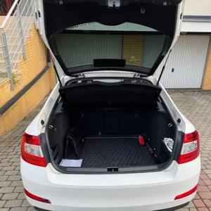 Skoda Octavia Mk3 (5E) Hatchback 2012-2019 용 스프링이있는 자동 스트럿츠 후면 테일 게이트 트렁크 부츠 리프트는 충격 댐퍼로드를 지원합니다
