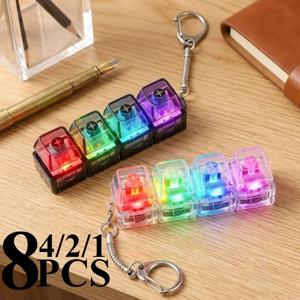 휴대용 LED 라이트업 키체인 피젯 토이 클릭 가능한 버튼 키보드 디자인 스트레스 불안 완화 사무실 책상 장식 재미있는 선물