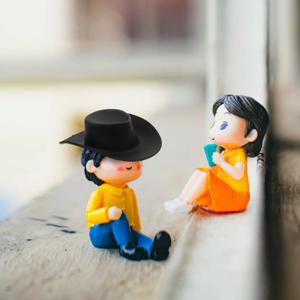 40Pcs 미니 카우보이 모자 플라스틱 서부 카우걸 모자 빈티지 참 모자 인형 집 액세서리에 대한 작은 귀여운 모자