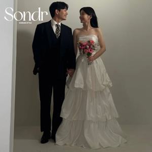 Sondr 프린세스 아이보리 웨딩 파티 드레스 스트랩리스 티어드 A라인 새틴 한국 사진 촬영 신부 이브닝 가운 맞춤 제작