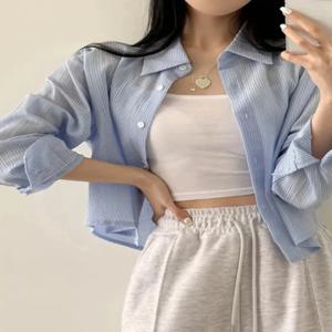 시크한 블루 스트라이프 반팔 폴로 셔츠 여성용 디자인 베이스 레이어 셔츠 턴다운 칼라 싱글 버튼 긴팔 자외선 차단 셔츠