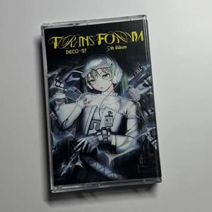 유명한 일본 VOCALOID 아티스트가 가상 가수와 협력하여 미개봉 가사가 포함된 새로운 앨범 뮤직 카세트를 제작합니다.