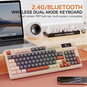 FREEWOLF M96 무선 듀얼 모드 키보드, 지능형 화면, 2000mAh 배터리 및 PBT 키캡, 다중 시스템 호환