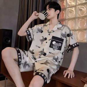 대형 남성 잠옷 세트 얼음 실크 만화 곰 반팔 학생 투피스 버튼 탑과 바지 청소년 학생 잠옷