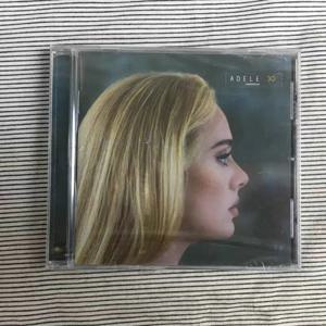 CD 아델 30 디럭스 CD: 15곡 (크리스 스테이플턴과 함께하는 'Easy on Me' 듀엣 버전 포함) 아델 - 30 (스탠다드 CD 에디션)