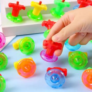 10-30 Pcs 미니 비틀림 속도 자이로 회전 장난감 어린이 생일 파티 호의 교실 보상 크리스마스 선물 Pinata Goodie Filler