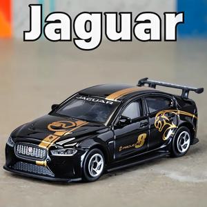 1:64 재규어 XE SV 프로젝트 8 다이캐스트 합금 자동차 장난감 미니어처 모델 휠 슬라이드 포워드 메탈 바디 고무 타이어 어린이 선물