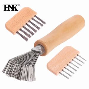 1PCS 나무 빗 클리너 섬세한 청소 이동식 헤어 브러시 빗 클리너 도구 핸들 내장 도구