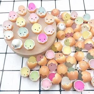 빛나는 귀여운 달걀 껍질 병아리 놀이 집 장난감 달걀 흰자 수지 자동차 장식 Diy 쥬얼리 액세서리 어린이 깜짝 선물