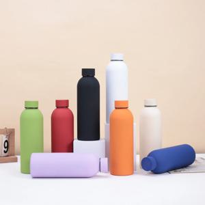 500ml 단열병 단색 304 스테인리스 스틸 뚜껑이 있는 주전자 대용량 아이스 커피 컵 운전 여행용 휴대용