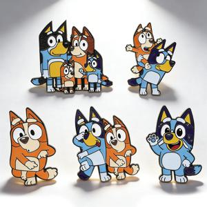 5pcs 빙고 가족 장난꾸러기 강아지 만화 에나멜 핀 세트 귀여운 동물 브로치 배낭 의류용 금속 옷깃 배지