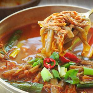 (천만흥행딜) 금강만두 육개장 630g x8봉/ 부산명물 맛집 / 진한국물과 푸짐한 건더기