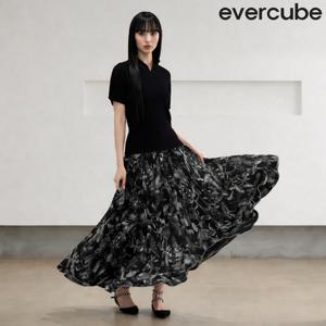 에바큐브 26SS 보타니컬 플리츠 패턴 스커트