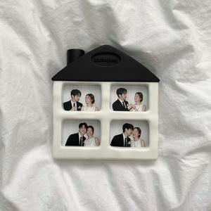 Window House 4cut Frame (Black)