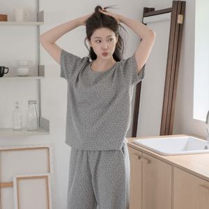 J'eu 토브 플라워 와플 자수 반팔 파자마 잠옷 세트 2color