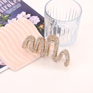 TEMU 10.5CM 웨이브 헤어 클립, 라인스톤 장식으로 고급스러운 반짝임을 발산하며 완전히 보석으로 장식되어 있습니다. 여성용 포니테일 및 업스타일에 적합하며 일상적인 사용에 완벽합니다.