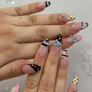 TEMU 아몬드형 누름식 인조네일 24개입 선물 세트, 봄/여름 도파민 캔디 컬러 스플라이스 , 핑크-브라운 대비, 폴카 도트, 장난스러운 컷아웃 오각별 하트, 라운드형 손톱. 데이트, 모임, 파티, 외출 등 다양한 상황에 적합. 젤리 접착제 1장 및 네일 파일 1개 포함