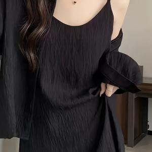 TEMU 세련되고 다재다능한 블랙 미드 레인지 원피스. 봄, 여름, 가을, 겨울에 모두 입기 좋고, 흠집을 가려주고, 단색과 유연한 디자인으로 추운 계절에 이상적입니다.