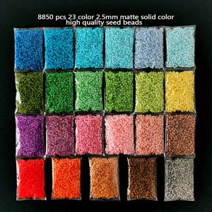 TEMU 8850개 (델리카 비즈) 반투명 단색 주얼리 제작 키트, 각 팩 무게 5g, 총 115g/4.06온스, 23가지 색상 및 2.5mm 고품질. 각각의 균일한 구슬 액세서리 재료는 DIY 수제 창작물, 직조 주얼리, 귀걸이, 팔찌, 목걸이, 반지, 자수, 친구 및 가족에게 선물하기에 적합합니다