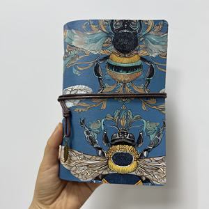 TEMU 빈티지 A6 가죽 커버 노트북, 루스리프 페이지 디자인, 다이어리, 메모, 예술 선물로 완벽, 벌, 꽃, 장식 디자인 특징