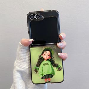 TEMU 휴대폰 케이스: 초록색 드레스를 입은 귀여운 곱슬머리 어린 소녀 G339 투명 블랙 TPU 접이식 풀커버 낙하 방지 휴대폰 케이스, 삼성 갤럭시 Z 플립 7, 삼성 갤럭시 Z 플립 6, 삼성 갤럭시 Z 플립 5, 삼성 갤럭시 Z 플립 4/3 5G용, 삼성 갤럭시 Z 플립 7SE/FE용 TPU 휴대폰 케이스, 풀커버 낙하 방지, 슬림하고 가벼운