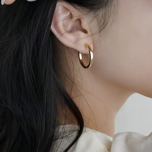 TEMU 우아하고 트렌디한 프렌치 플레인 후프 KC 금도금 스테인리스 스틸 귀걸이, 스테인리스 스틸 재질, 저자극성으로 데일리룩에 적합, 파티 또는 연회에 적합한 귀걸이, 고급스럽고 간편한 선물